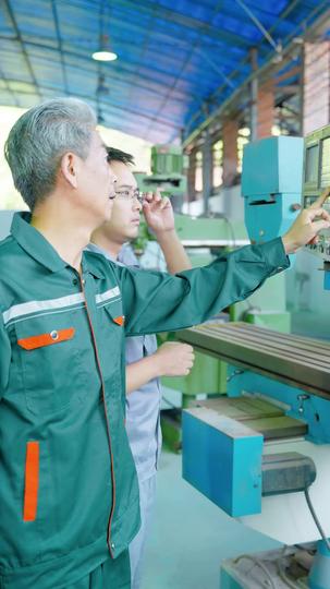 辍学的我进入社会后悔不当初 第6集