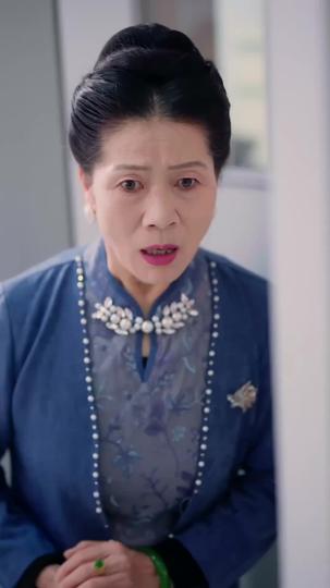 Ex-Wife, Extra Fabulous Episode 2