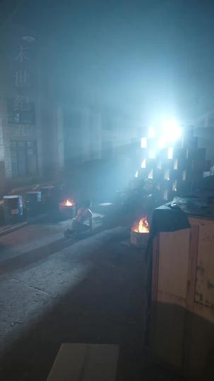 末世大佬帶空間穿八零，全家爭着寵 第1集