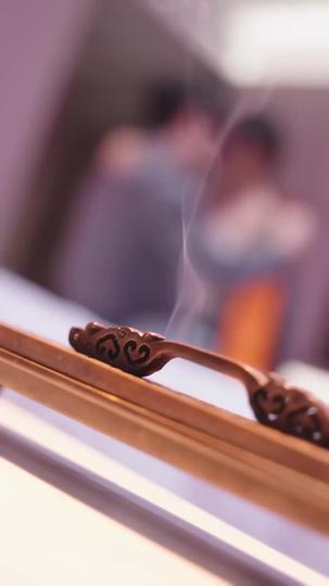 Bilionário sob Disfarce: Skin de Torcedor Nº 1 da Esposa 1Episódio