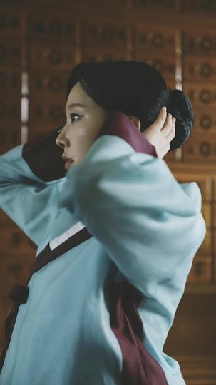 Check-in to the Queen Episode 11