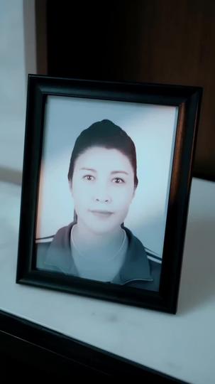 Zwischen zwei Welten: Claras letzte Wahl 1Folgen