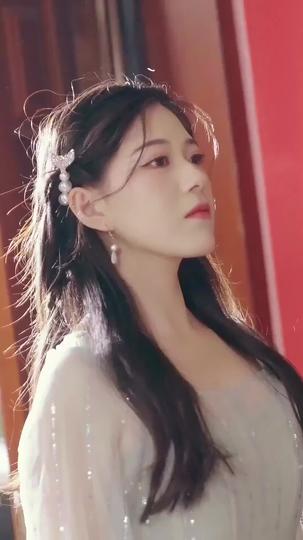 Istriku Perlu Dimanjain Episode 8