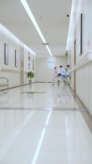 五年重逢,前夫又淪陷了 第1集