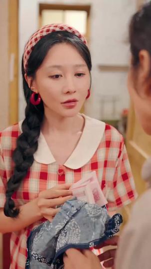 Istri Pembawa Hoki Episode 10