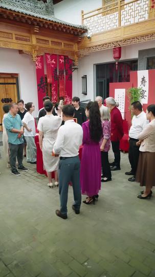 Incoronata d'Amore: La Madre di Tre Pezzi Grossi Episodio 9