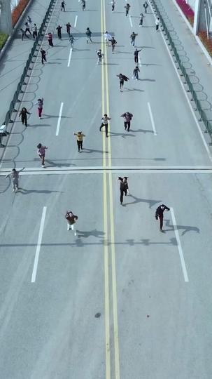 Pahlawan di Tengah Kiamat Episode 11