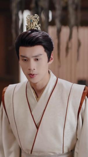 She Returns Crowned in Flames Episode 9