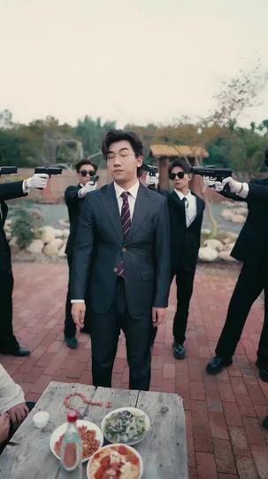 El CEO que fingía ser guardia (Doblado) Episodio 2