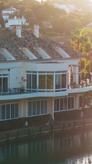 Baskın Babacığın Uslu Kızı Böl. 1