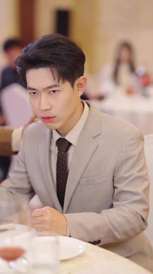 سر الكشك الذي يجذب المليارديرات (مدبلج) 11مجموعة