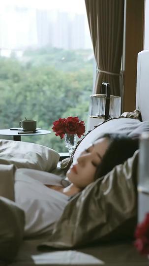 億万長者の社長が私のヒモに! 第 5 話