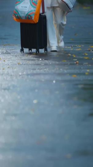 She Lost the Weight, He Lost His Heart Episode 7