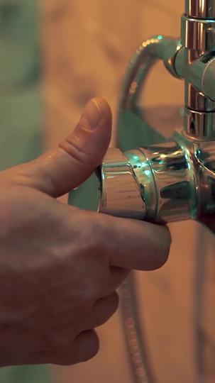 Mon Mari SDF est l'Héritier de la Mafia Épisode8