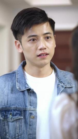 Behind Closed Doors, A Throne Awaits Episode 9