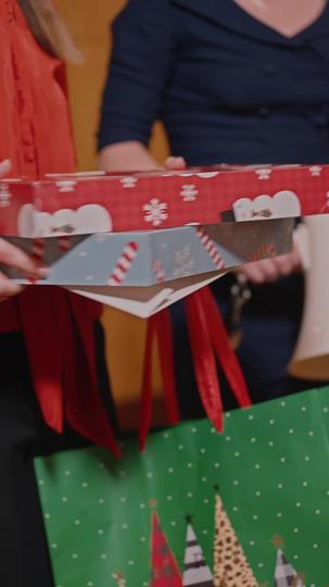 Christmas Homecoming of My Trillionaire Husband Episode 1