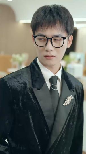 Do Simplório ao Sigma: Rico, Solteiro e Desejado (Dublado) 3Episódio