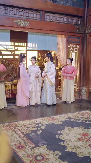 Luka Lama di Balik Gerbang Istana Episode 9