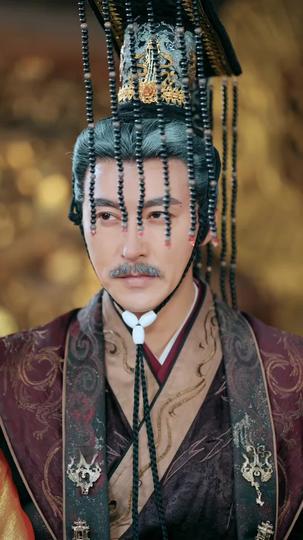 Crown in Hand, Foes at My Feet Episode 8